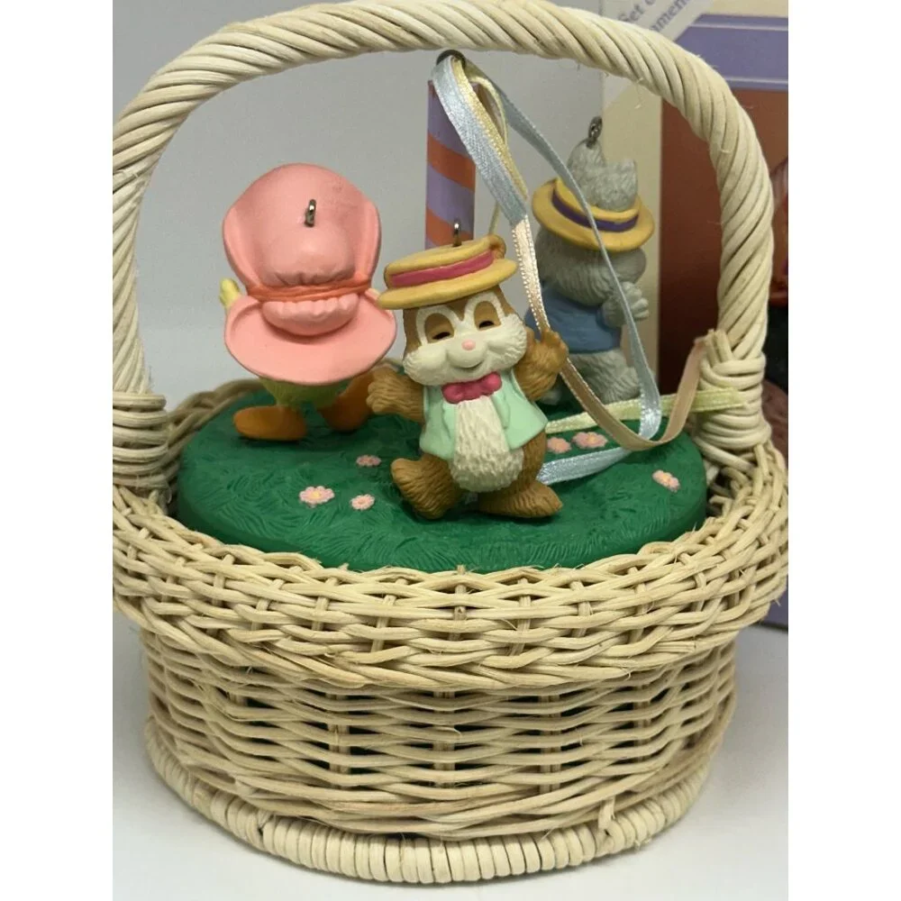 VTG 1993 Hallmark Keepsake Ornament “Maypole‎ Stroll” with Display Basket Decor